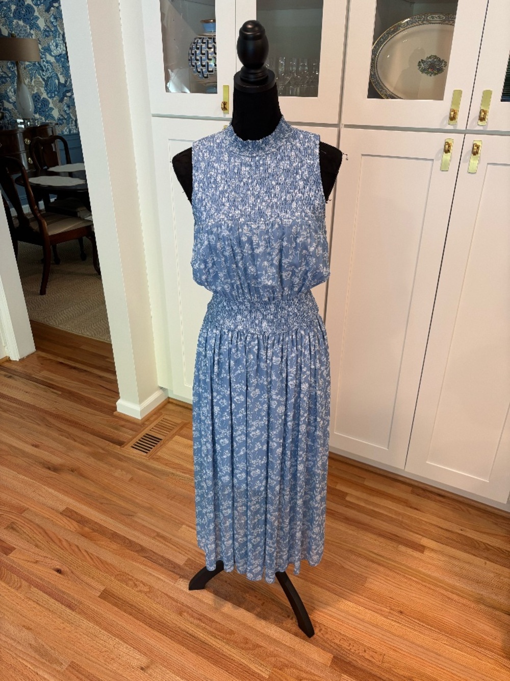 Monique Lhuillier Blue Floral Midi Dress | Size 6 | Elegant & Romantic
